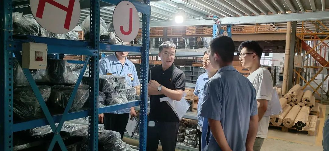 随着疫情稳定各地正加快复工复产,疫情防控暨安全生产工作推进会