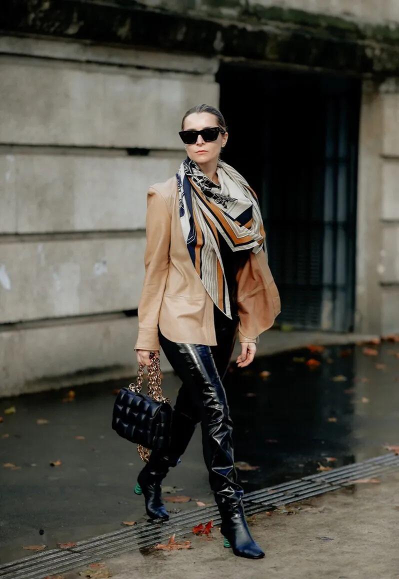 女性丝巾的时尚打法,女人的高档洋气的丝巾