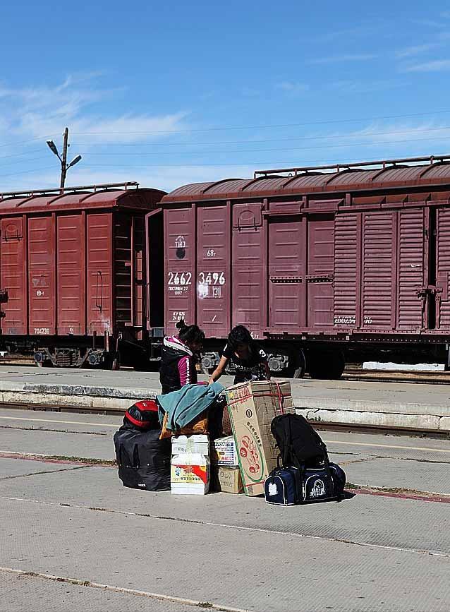 蒙古国距离中国的呼和浩特市多远,蒙古国离中国多少公里