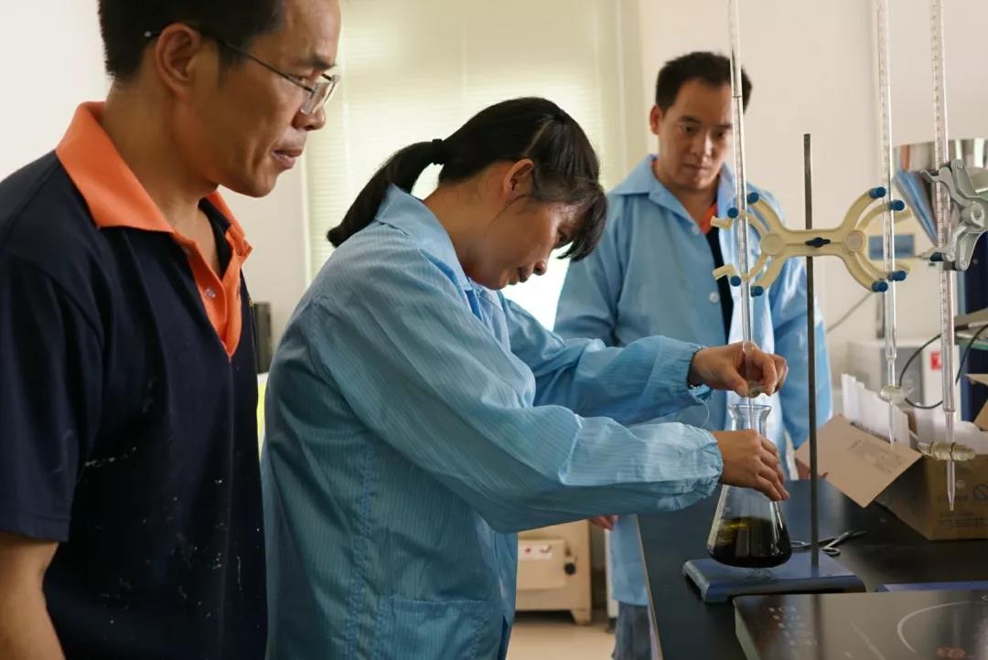 醇酸清漆多久能干透无毒,醇酸漆一般多久能干透