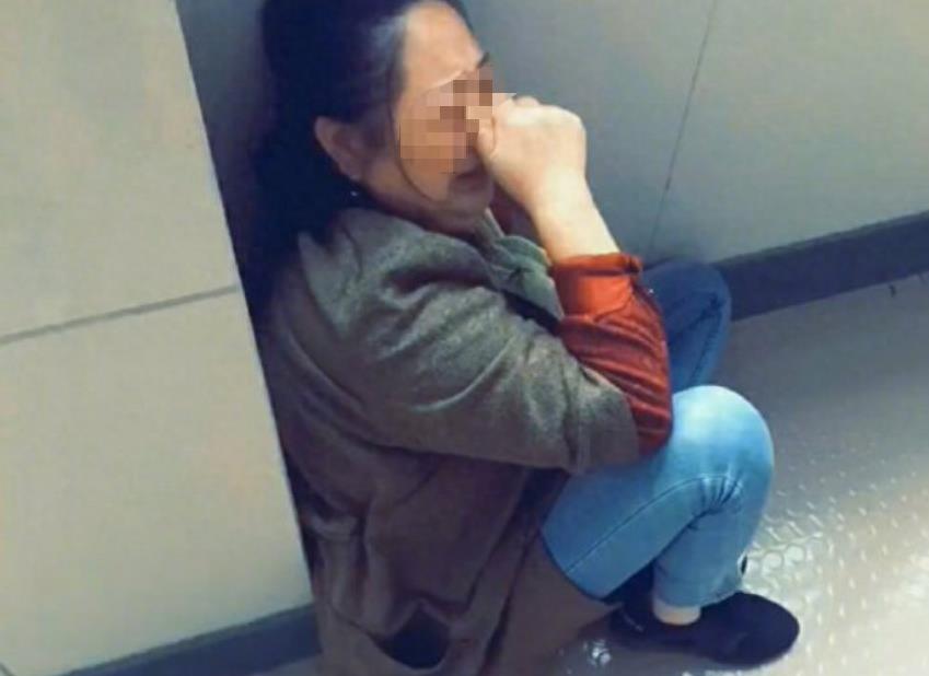 临终老人被强行抢救,癌症晚期昏迷插胃管