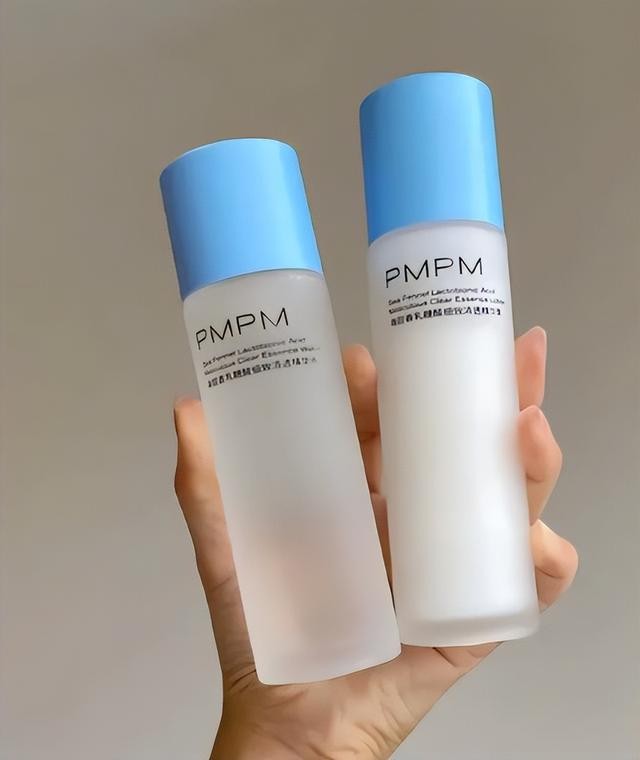 你还天真的认为国货护肤品不行？这4款水乳补水效果超棒，还不贵