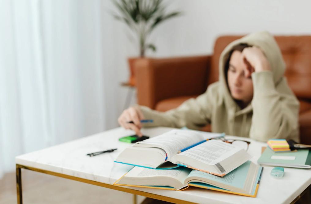 考房地产协理刷题用什么软件,房地产评估查题软件下载