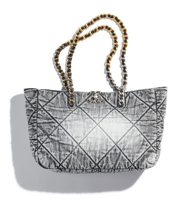 香奈儿chanel官网牛皮包包 (香奈儿官网包包2018冬款包)