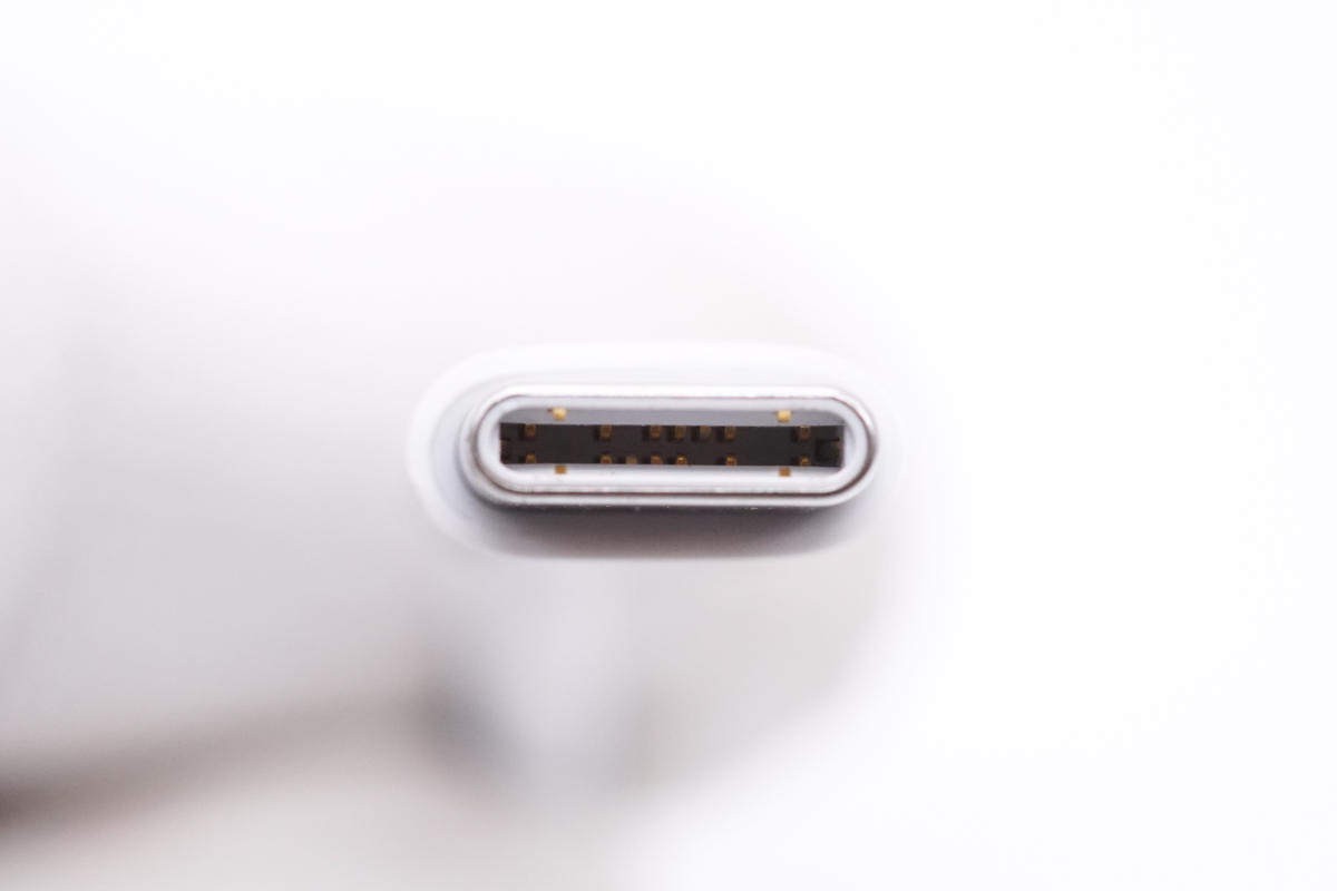 ipad用原装充电器会不会烧主板,ipad用非原装充电导致充电慢