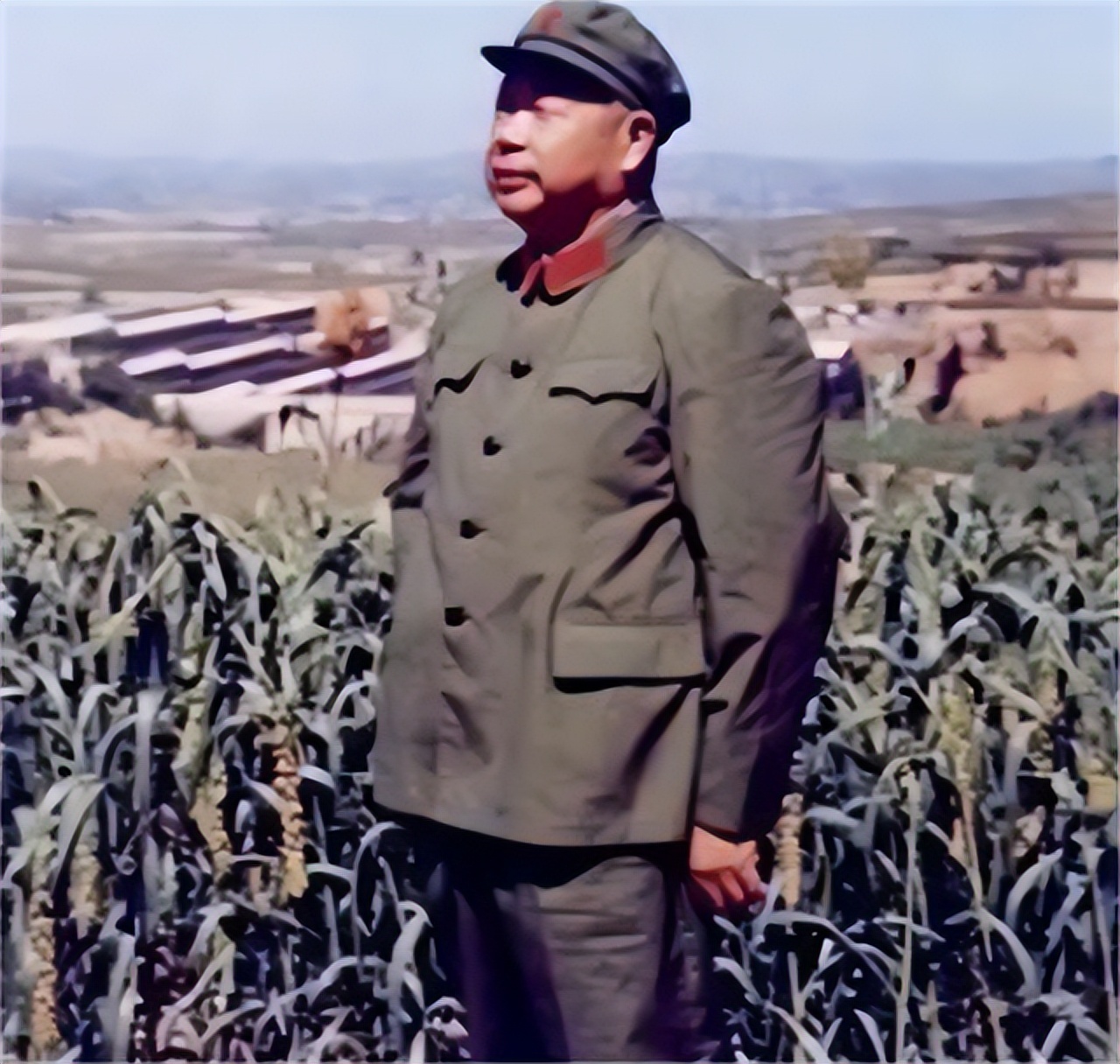 1977年邓公约见*锡联陈**，*锡联陈**向邓道歉，邓公：你在北京不欠账