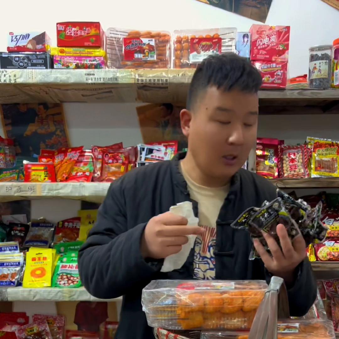 学校门口小卖部卖什么吸引人,还记得校门口的小卖部吗