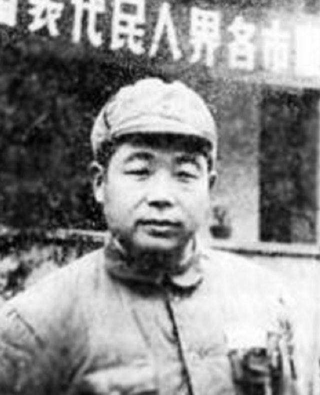 他34岁成为重庆首任市长，后当副总理，毛主席晚年两次要他挂帅