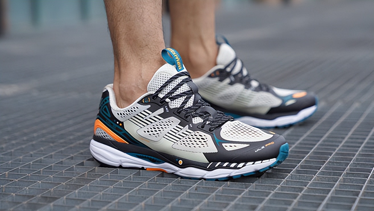 慢跑5公里最适合的跑鞋,每天慢跑5公里算高强度