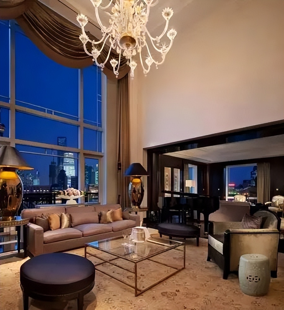 假扮富豪骗翻上海顶奢圈,年度最强骗子假大哥