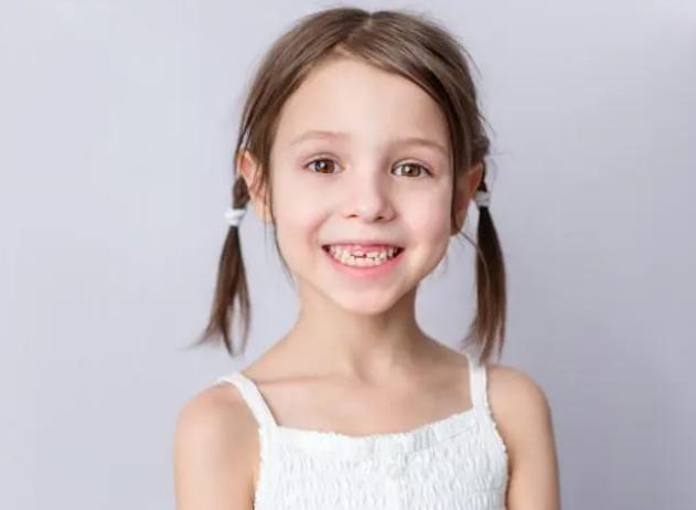 孩子发音不标准怎么锻炼舌头,儿童卷舌音发音不准怎么纠正