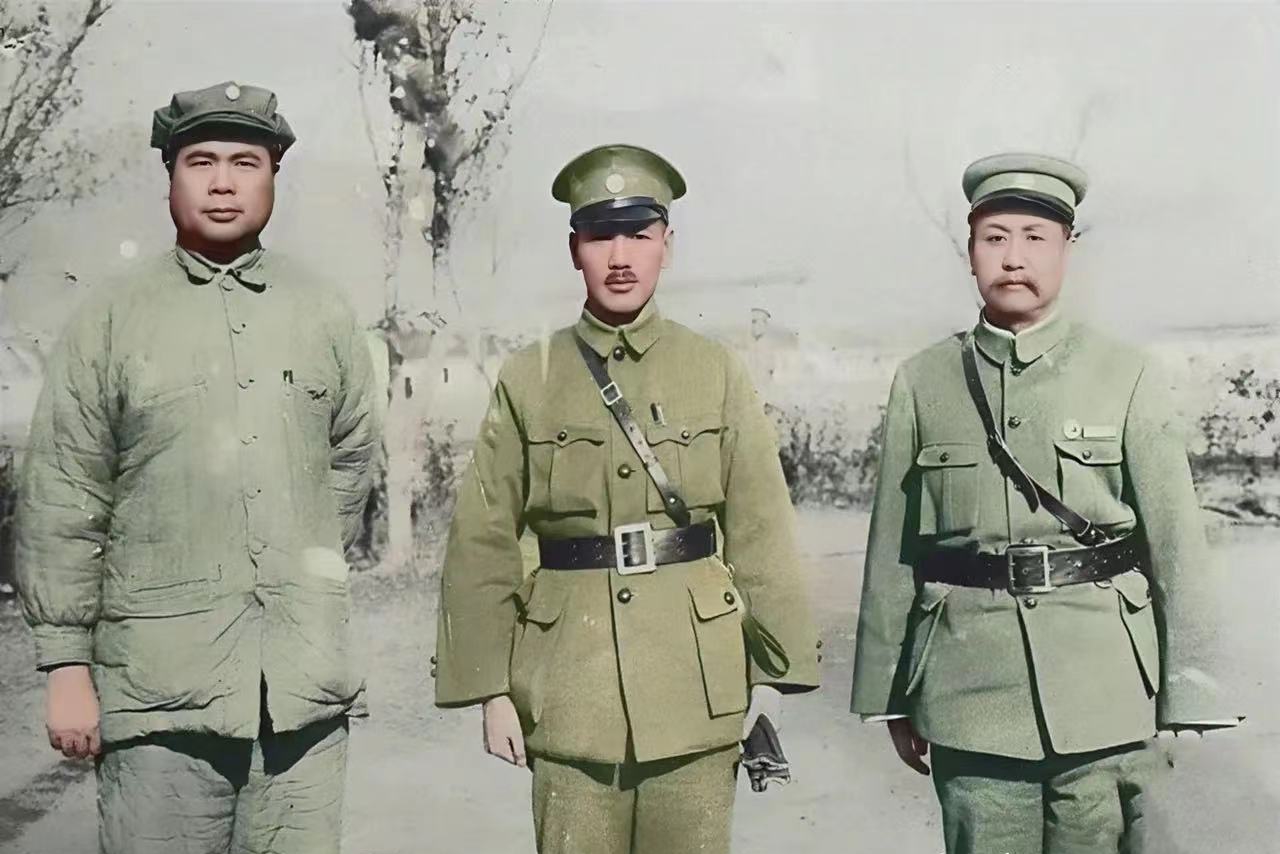 1948年，毛主席派王世英去劝降阎锡山，*向前徐**劝阻说：恐怕白费劲