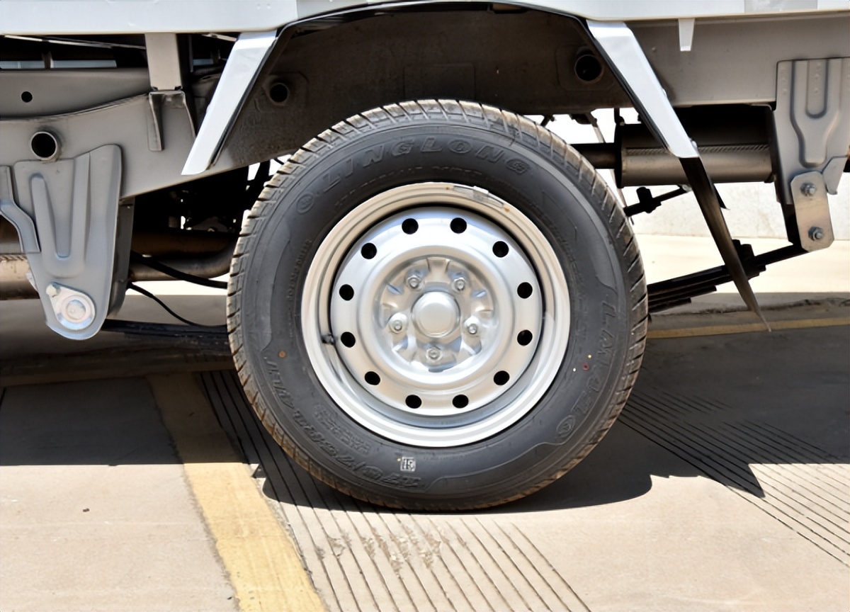 五菱荣光小卡货箱高度限制是多少,五菱荣光小卡2017款有侧门吗