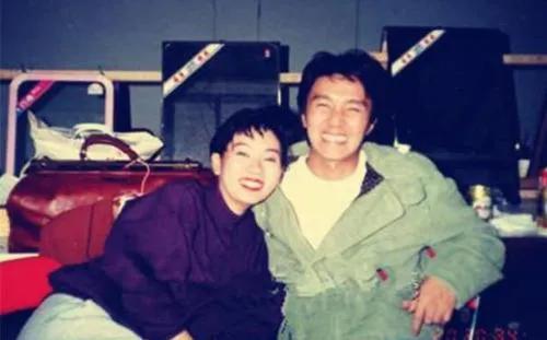 周星驰喜剧之王最后成功当导演,周星驰的喜剧之王为何能成为经典