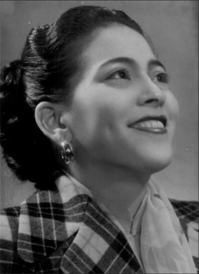 儿女死的死疯的疯,身为澳门第一美人的她,嫁给赌王是一生的错?