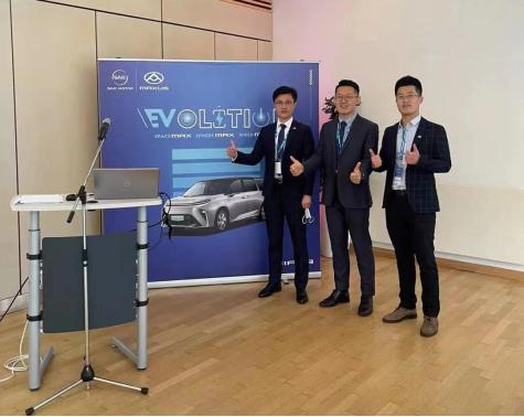 上汽大通车展汉诺威,大通maxus谍照