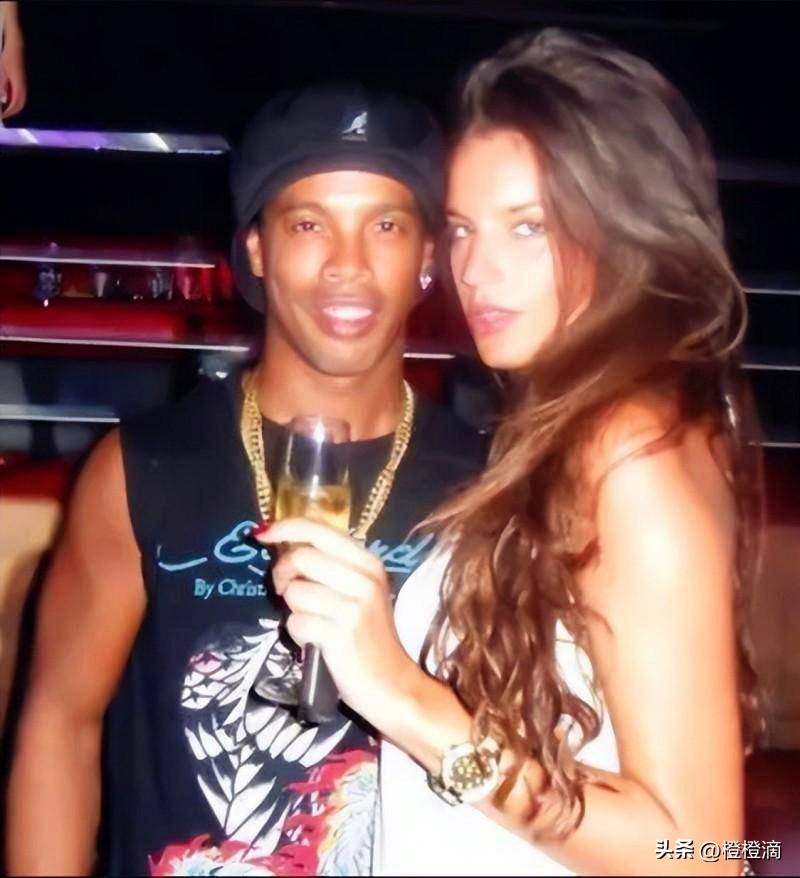 带梅西出道踢球的人,小罗从巅峰到低谷