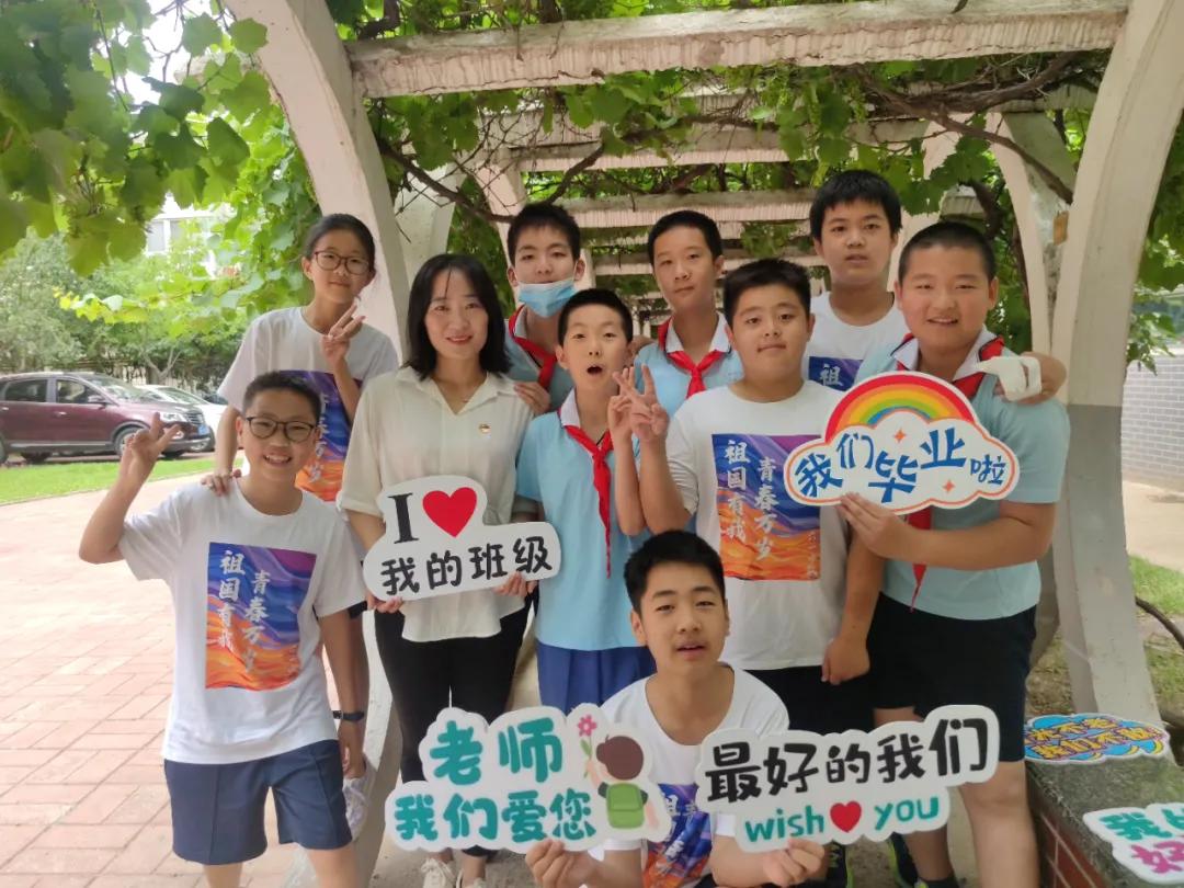 班主任原来是退役的特种兵,班主任是退伍特种兵完整版解说