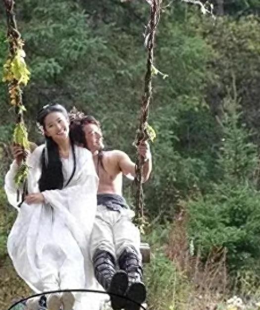 影视剧中各种奇葩穿帮,电视剧爆笑穿帮镜头看一次笑一次