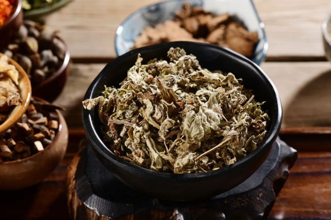 艾蒿香味扑鼻让人陶醉,用艾蒿做的美食