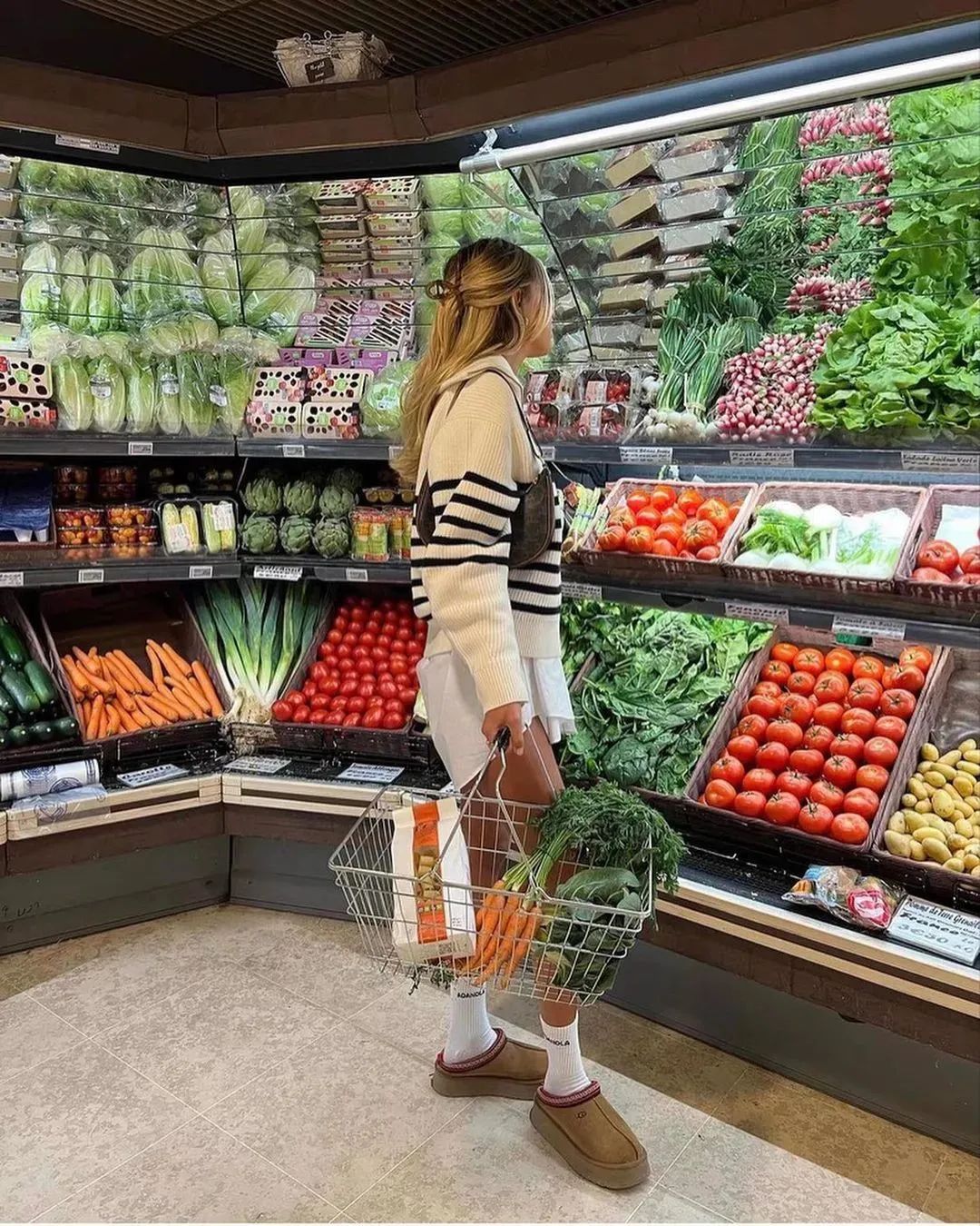 抢断货！这双丑鞋火成热门单品？！网友：又是看不懂的时尚…