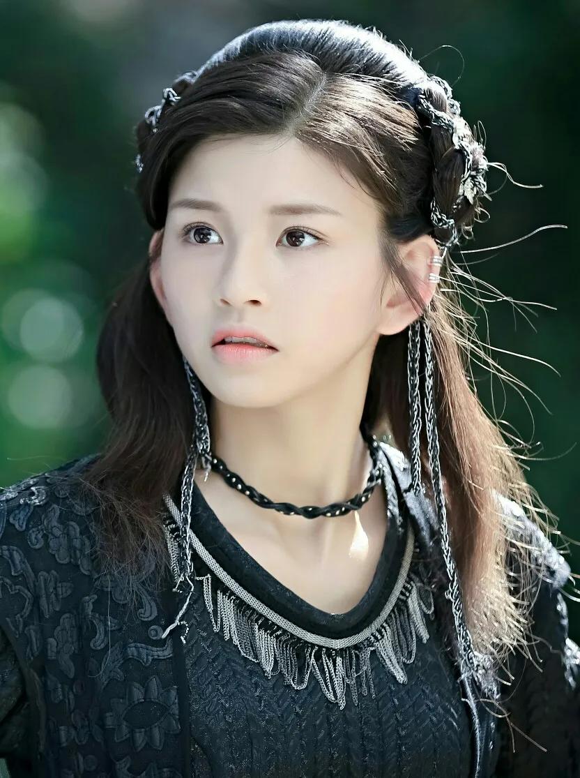 林思意凌晨送孕妇去医院,林思意救下的孕妇