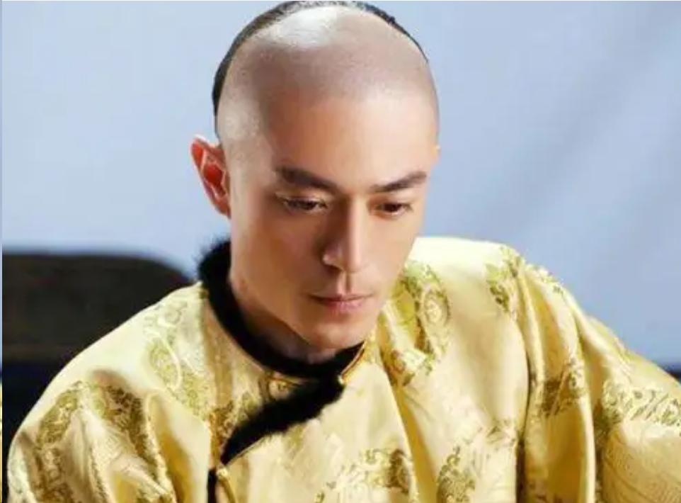 清朝时候为什么要剃光头留辫子呢,清朝人为什么剃头留辫子