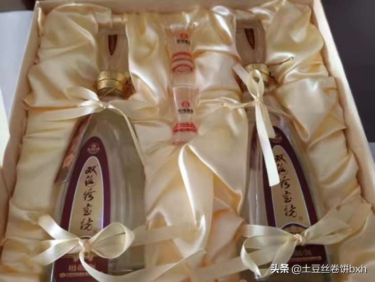 酒友的囤酒清单,酒友都在整箱囤的4款白酒