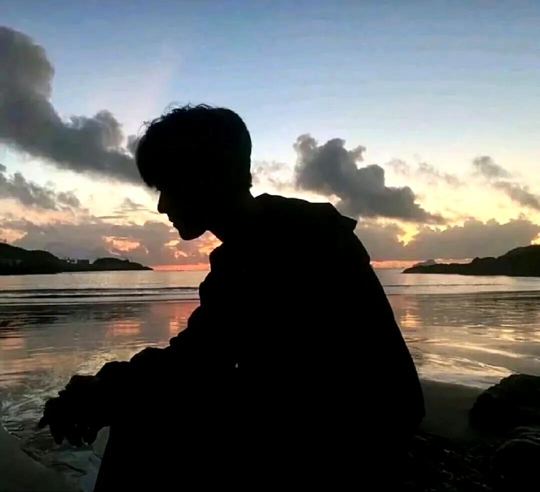 卡通头像微信头像男生,男生头像突然换成可爱头像