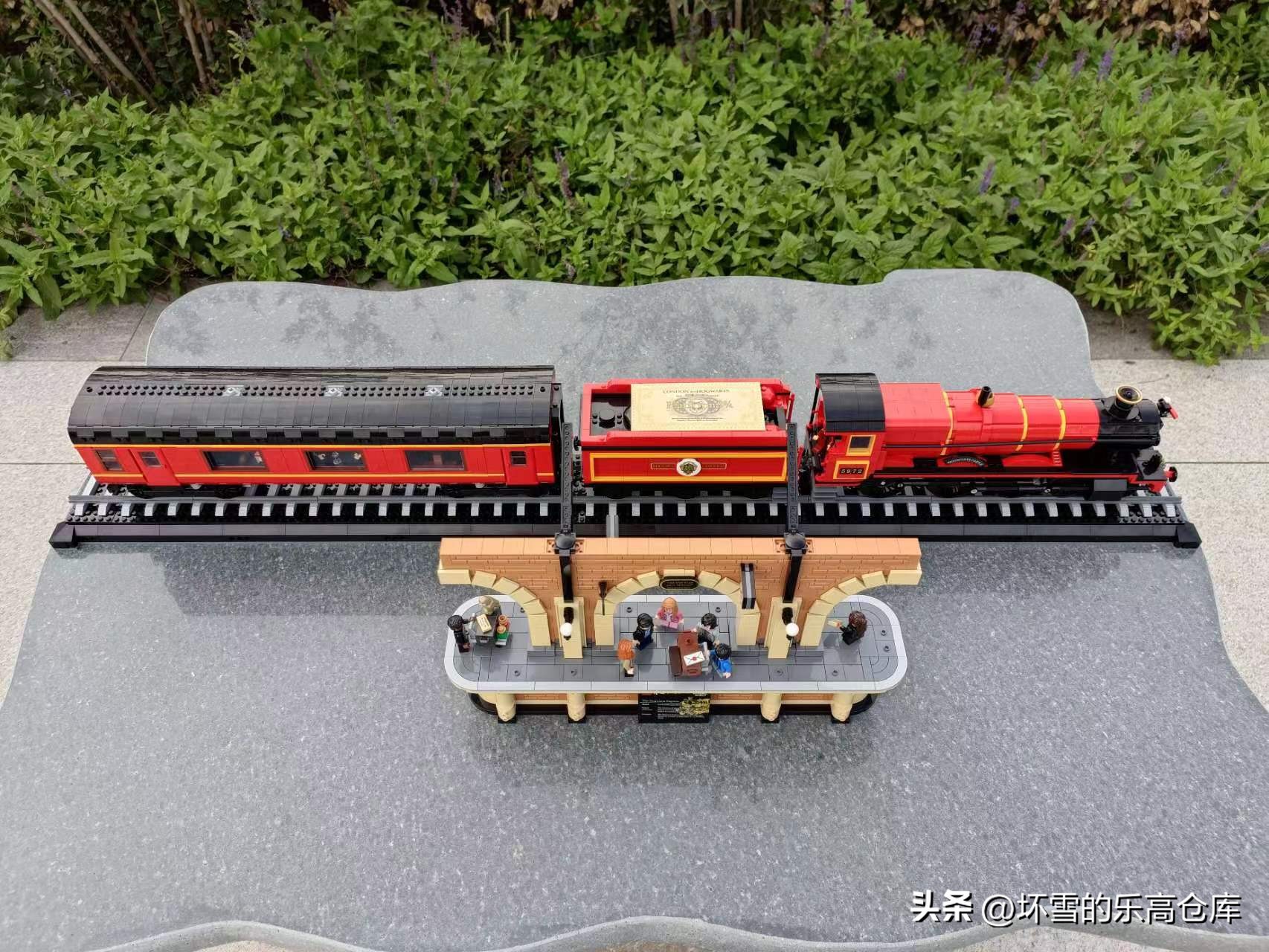 边看哈利波特，边拼乐高：爆肝试玩76405霍格沃茨特快