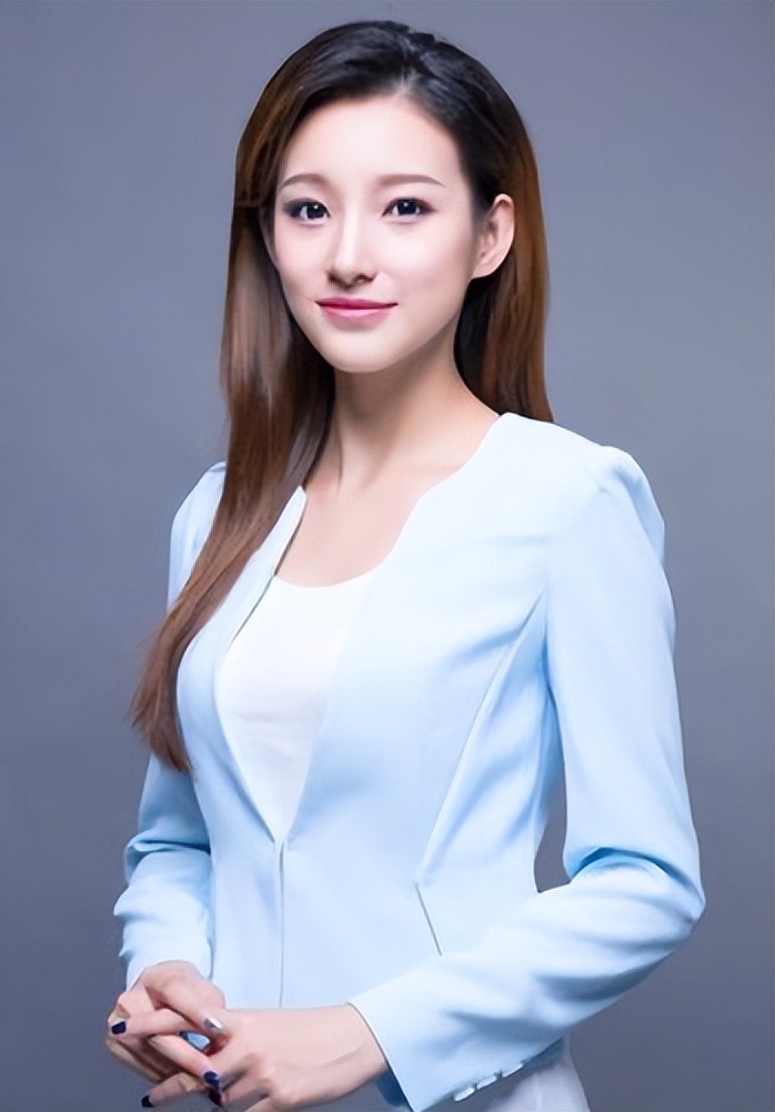 春晚新主持人马凡舒视频,春晚主持人马凡舒妆容解析