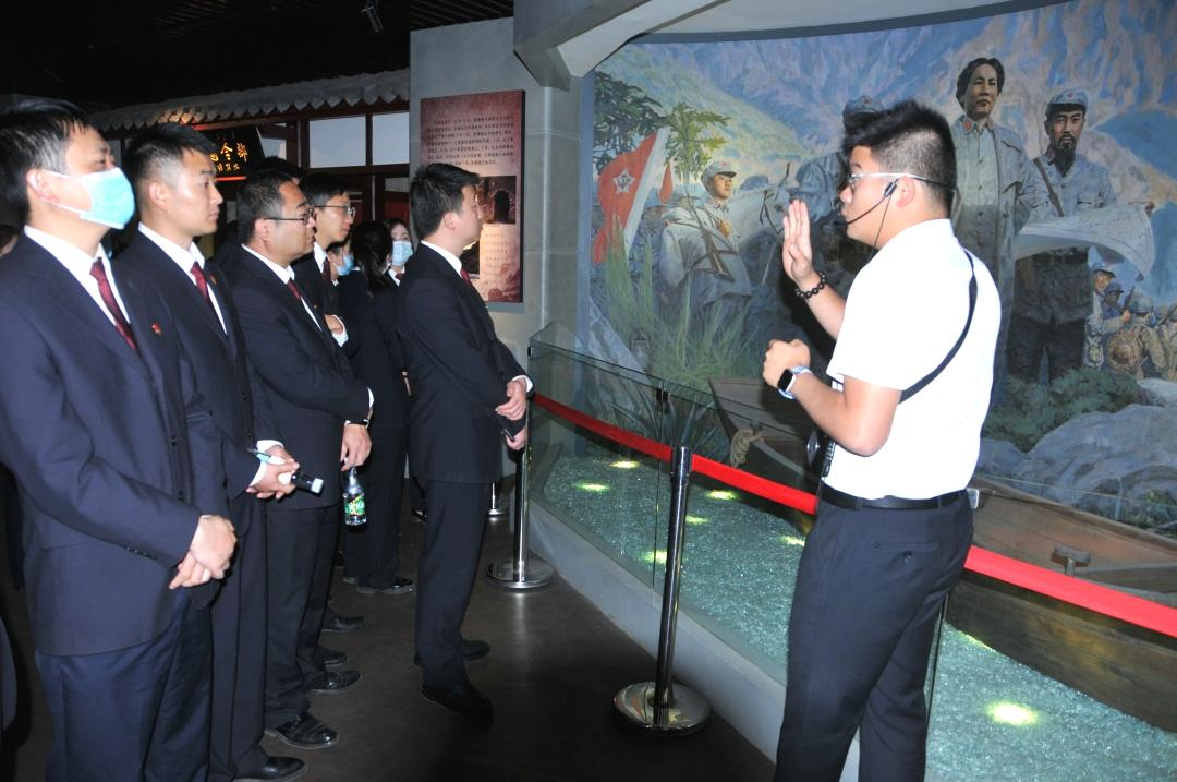 医院缅怀革命先烈主题党日活动,缅怀革命先烈赓续斗争精神