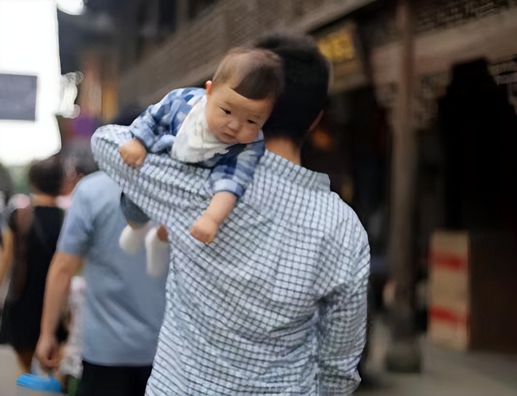 男士不会带娃？唯品会一组数据曝光，刻板印象终于改变了