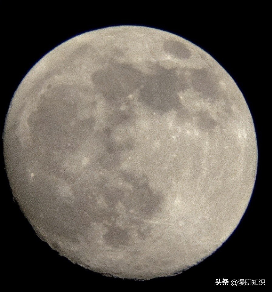 月表温度对于月幔对流影响有哪些？关于它的数值模拟研究