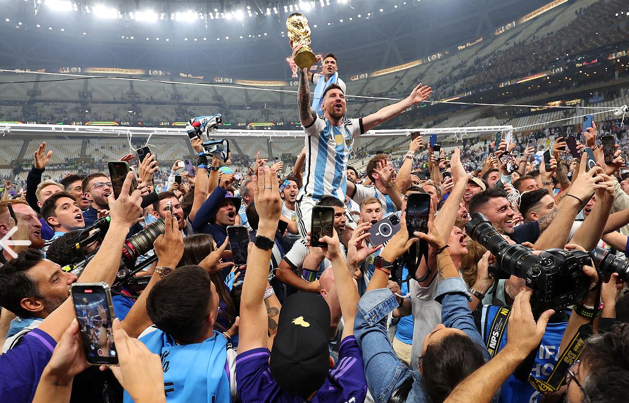 阿根廷夺冠庆祝游行震撼场面,阿根廷夺冠球迷激动瞬间