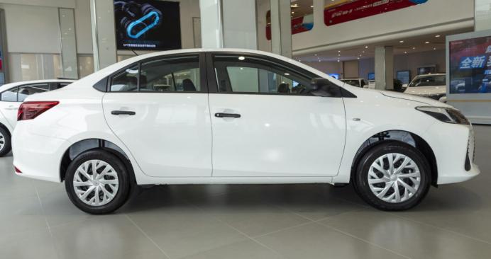 新手第一辆车家用车怎么选,想买舒适省油的轿车绕不开这三款