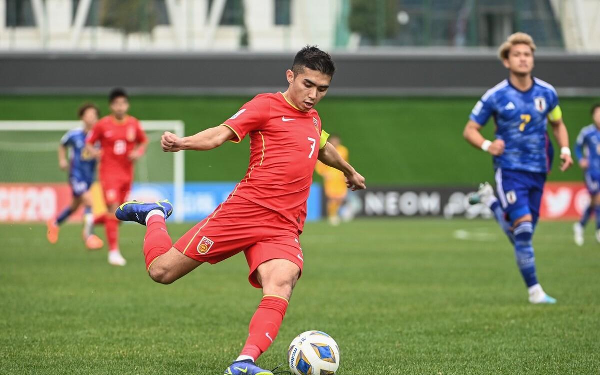 留洋一圈就飘了，骂教练、骂队友，没有他不骂的！被弃用就是活该