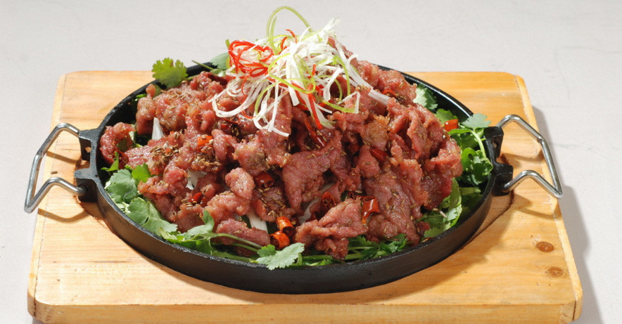 孜然羊肉炒洋葱怎么做好吃,孜然羊肉用什么部位的肉好吃