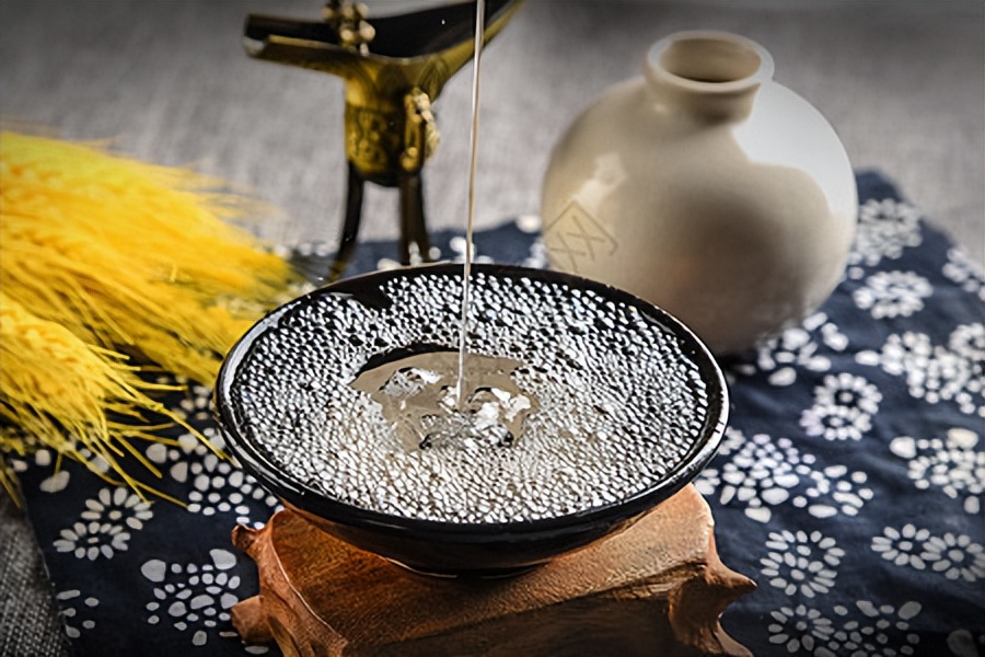 茅台贡酒建国60庆典酒,茅台2010世博庆典贡酒多少钱一瓶