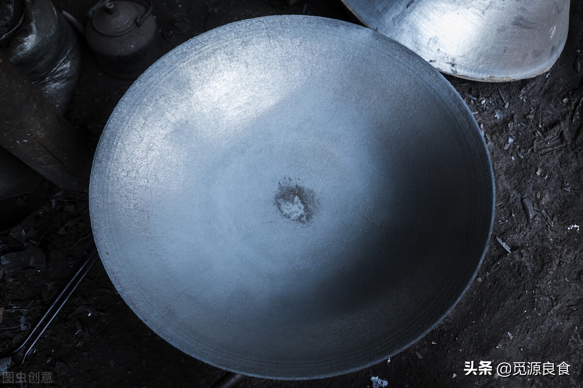 买铁锅怎么分辨是铁锅,买铁锅时怎样分辨不是废铁造的