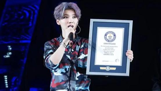 归国四子鹿晗关晓彤,鹿晗带关晓彤录五哈是哪一期