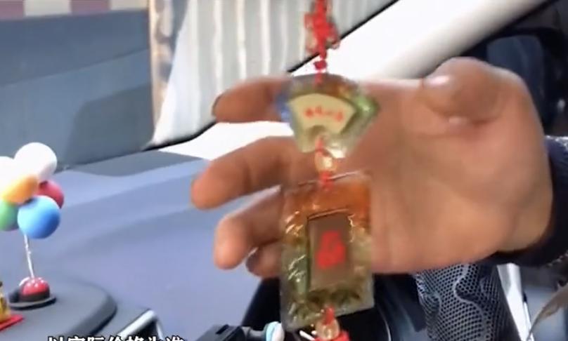 奔驰因故障拖去4S店,车内贵重财物丢失,4S店:提醒过你