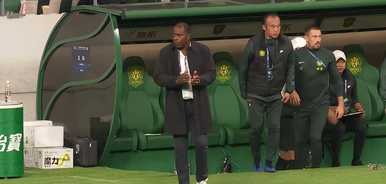 北京国安球迷现场助威最后的胜利,北京国安足协杯夺冠客场球迷