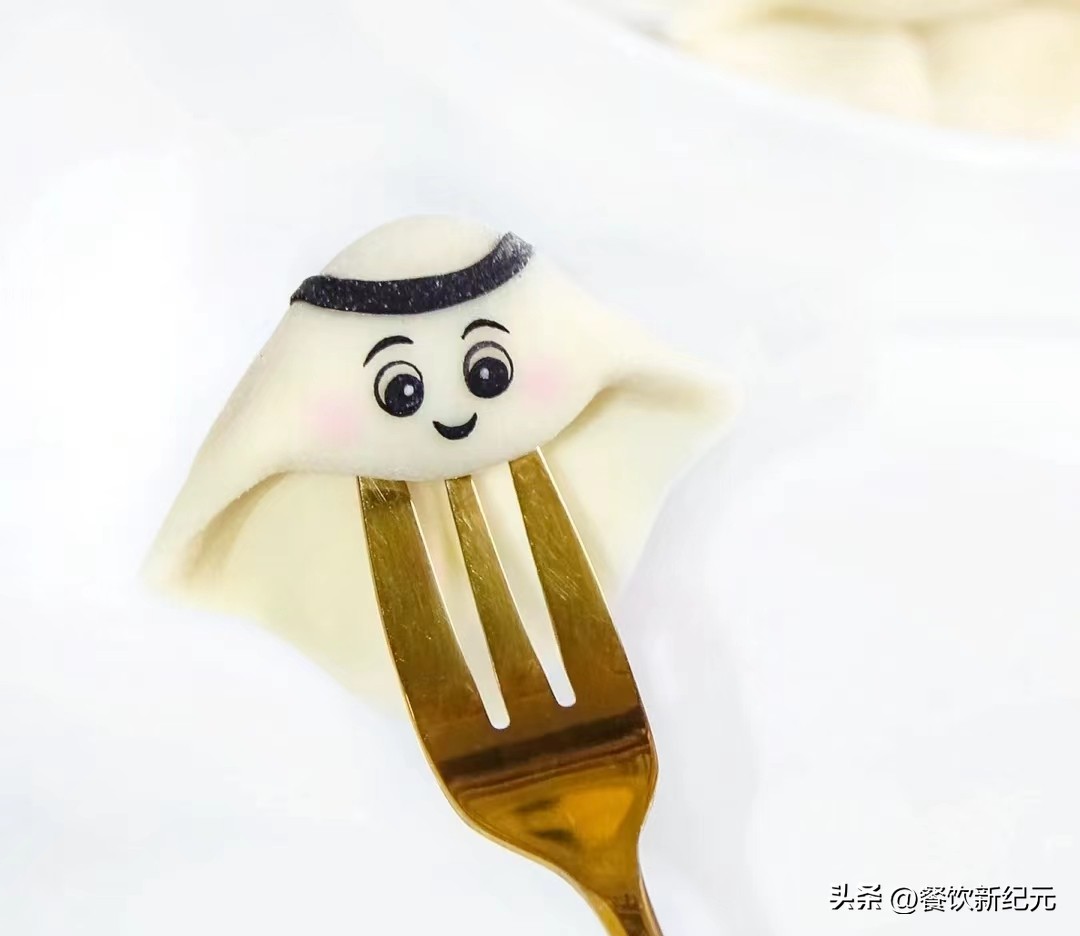 重庆女子做“世界杯饺子”走红，3万人点赞，网友：高手在民间