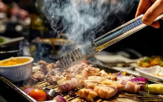 见字如面爱你的人自然会爱你,见字如面爱自己是浪漫的开始