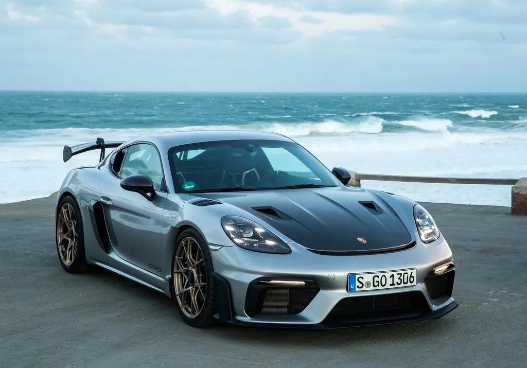 保时捷718boxster2.5t2022新款敞篷,奥迪tt敞篷和保时捷718boxster