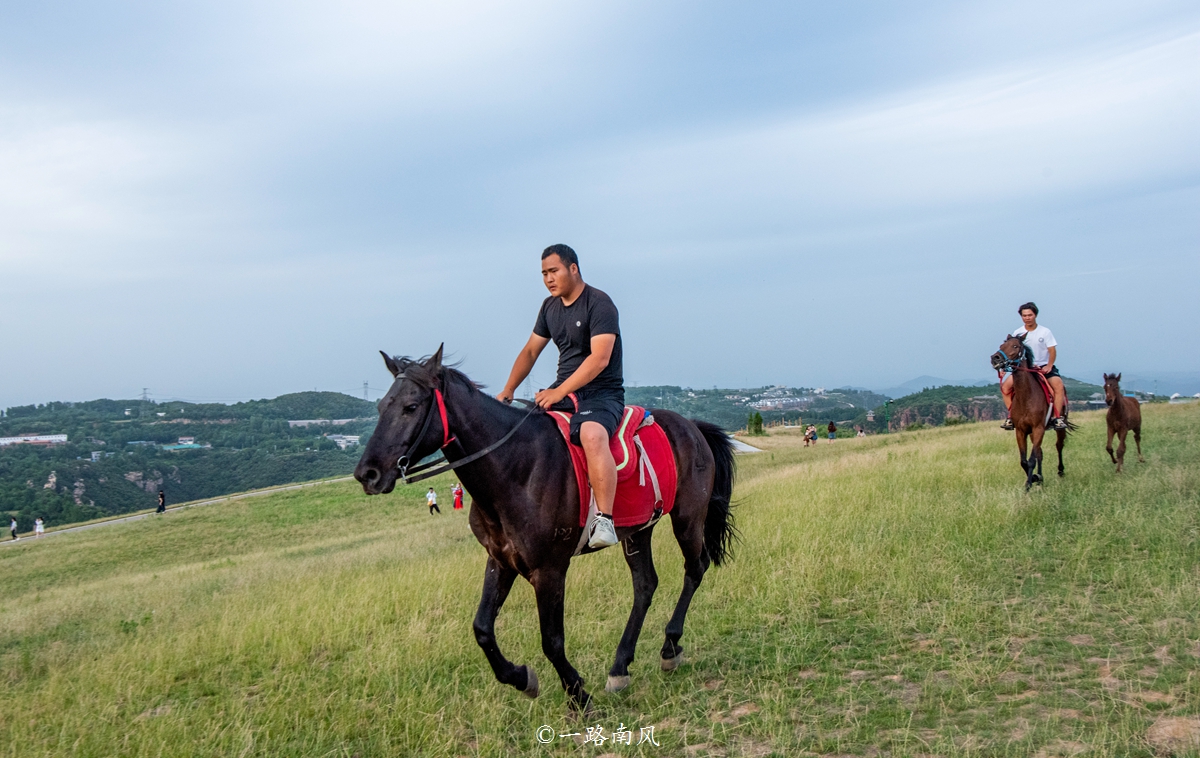 河南特别大的草原,美丽的河南大草原