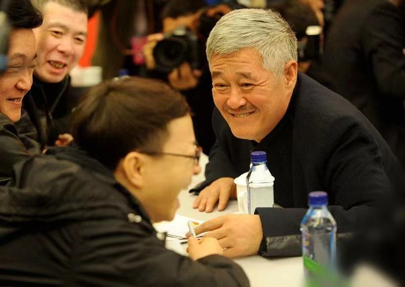 小品演员火力全开，影视演员居中调停，中国足球，一开口就输了