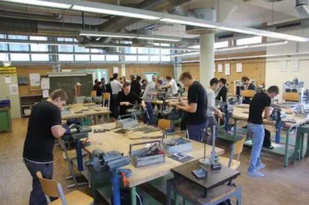 周浩北大退学现在如何,周浩离开北大去三技校有什么看法