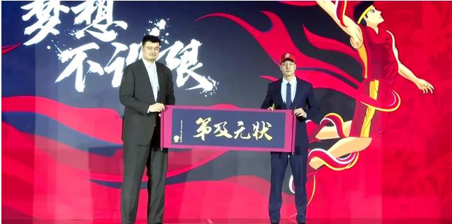 鹤山龙舟赛网红小哥哥男儿当自强,鹤山龙舟赛网红小哥哥一夜爆火